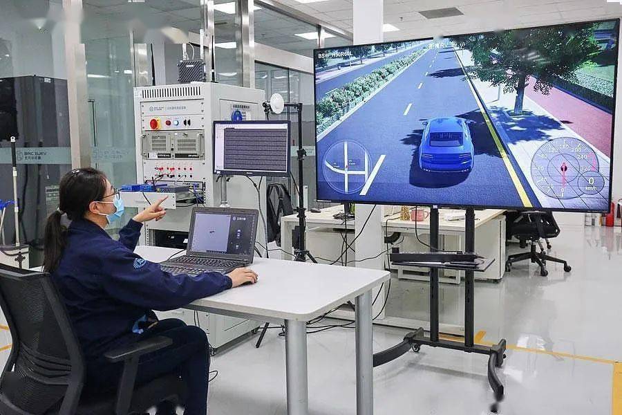 實打?qū)嵉募夹g(shù)研發(fā)派 BEIJING汽車新能源試驗中心半日游聚焦網(wǎng)絡(luò)技術(shù)研發(fā)